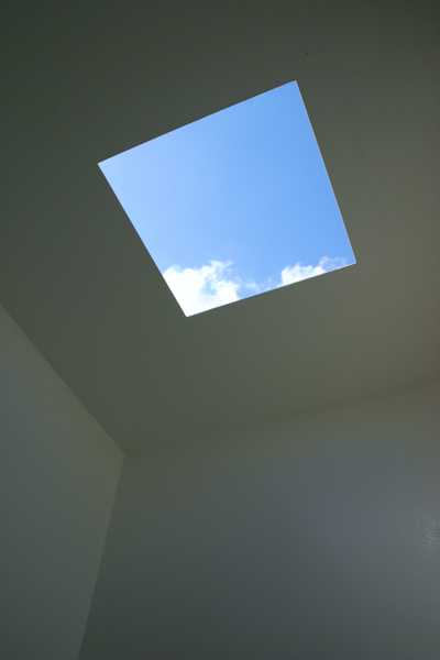 JAMES TURRELL (b. 1943) Skyspace, 2004 (light installation)